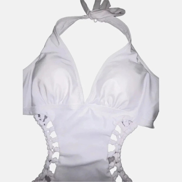 Romwe Women's White One-Piece Swimsuit Crochet Cut-Out Halter Size M - Picture 8 of 9